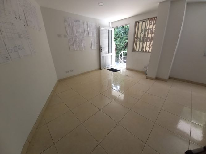 Local en venta en Los Alcazares, Manizales, 41 m² · foto 4 de 9