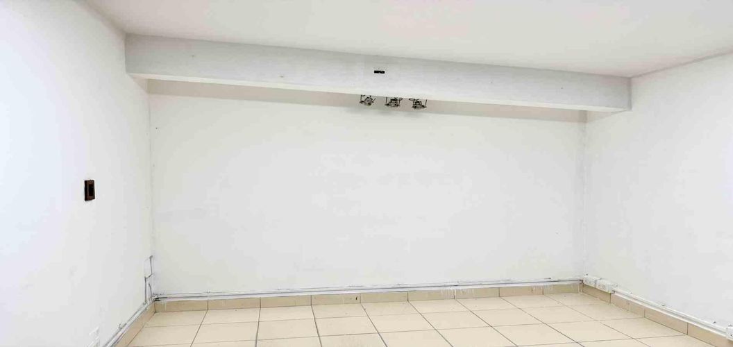 Local en venta en Sector Plaza De Bolivar, Pereira, 11 m² · foto 3 de 10