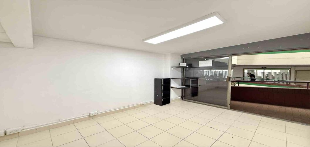 Local en venta en Sector Plaza De Bolivar, Pereira, 11 m² · foto 4 de 10