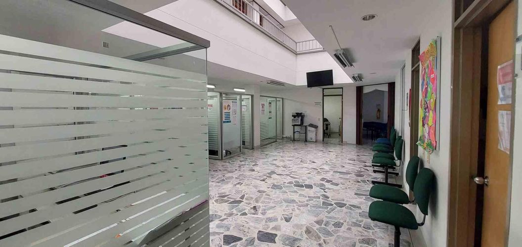 Edificio en venta en Versalles, Manizales, 590 m² · foto 6 de 24