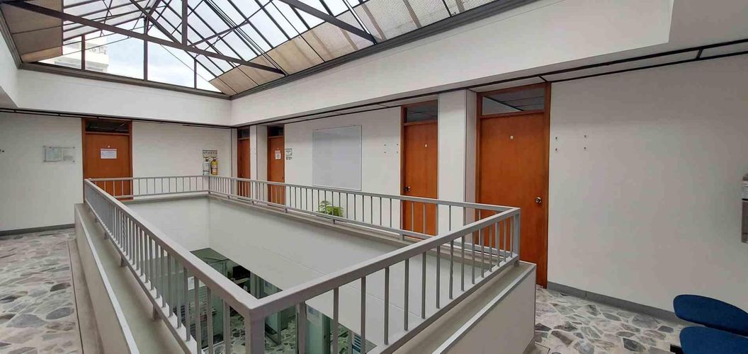 Edificio en venta en Versalles, Manizales, 590 m² · foto 18 de 24
