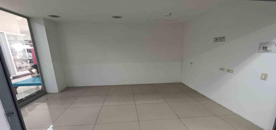Local en arriendo en Bosques De Pinares, Armenia, 10 m² · foto 2 de 19