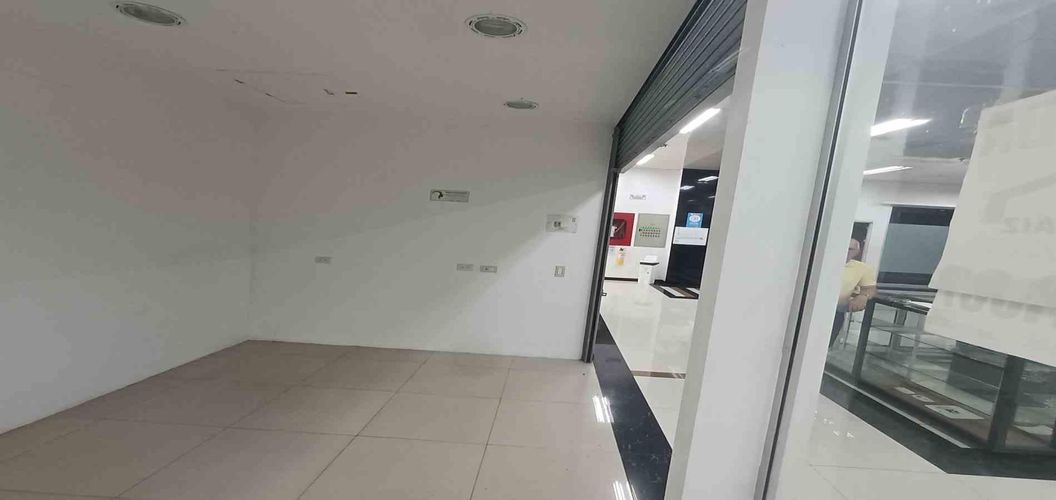 Local en arriendo en Bosques De Pinares, Armenia, 10 m² · foto 3 de 19