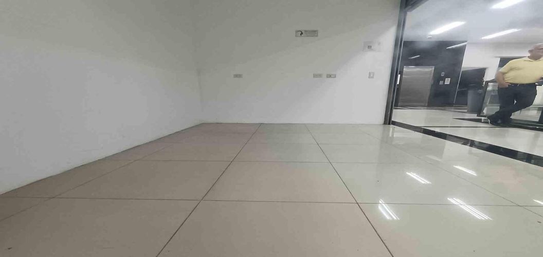 Local en arriendo en Bosques De Pinares, Armenia, 10 m² · foto 5 de 19