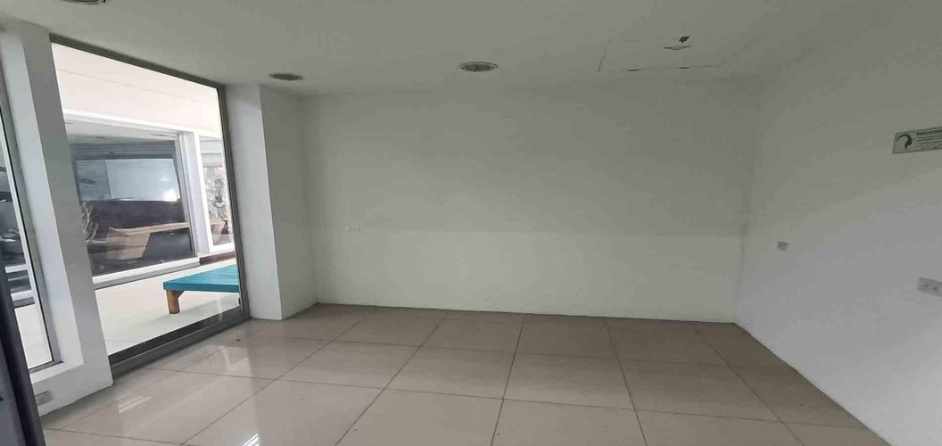 Local en arriendo en Bosques De Pinares, Armenia, 10 m² · foto 18 de 19