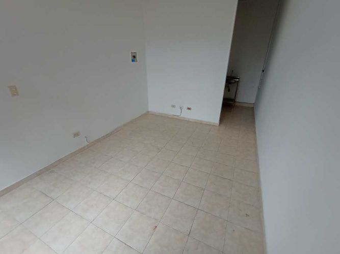 Local en venta en Cañaveral I, Pereira, 18 m² · foto 2 de 15
