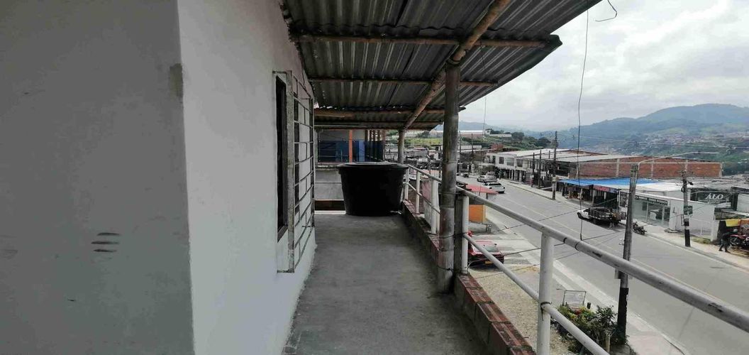 Edificio en venta en El Japon, Dosquebradas, 200 m² · foto 3 de 24