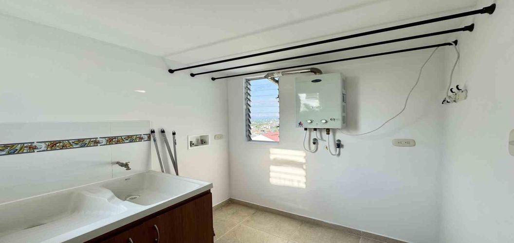 Apartamento de 3 alcobas en venta en Puerto Madero, Pereira, 85 m² · foto 10 de 18