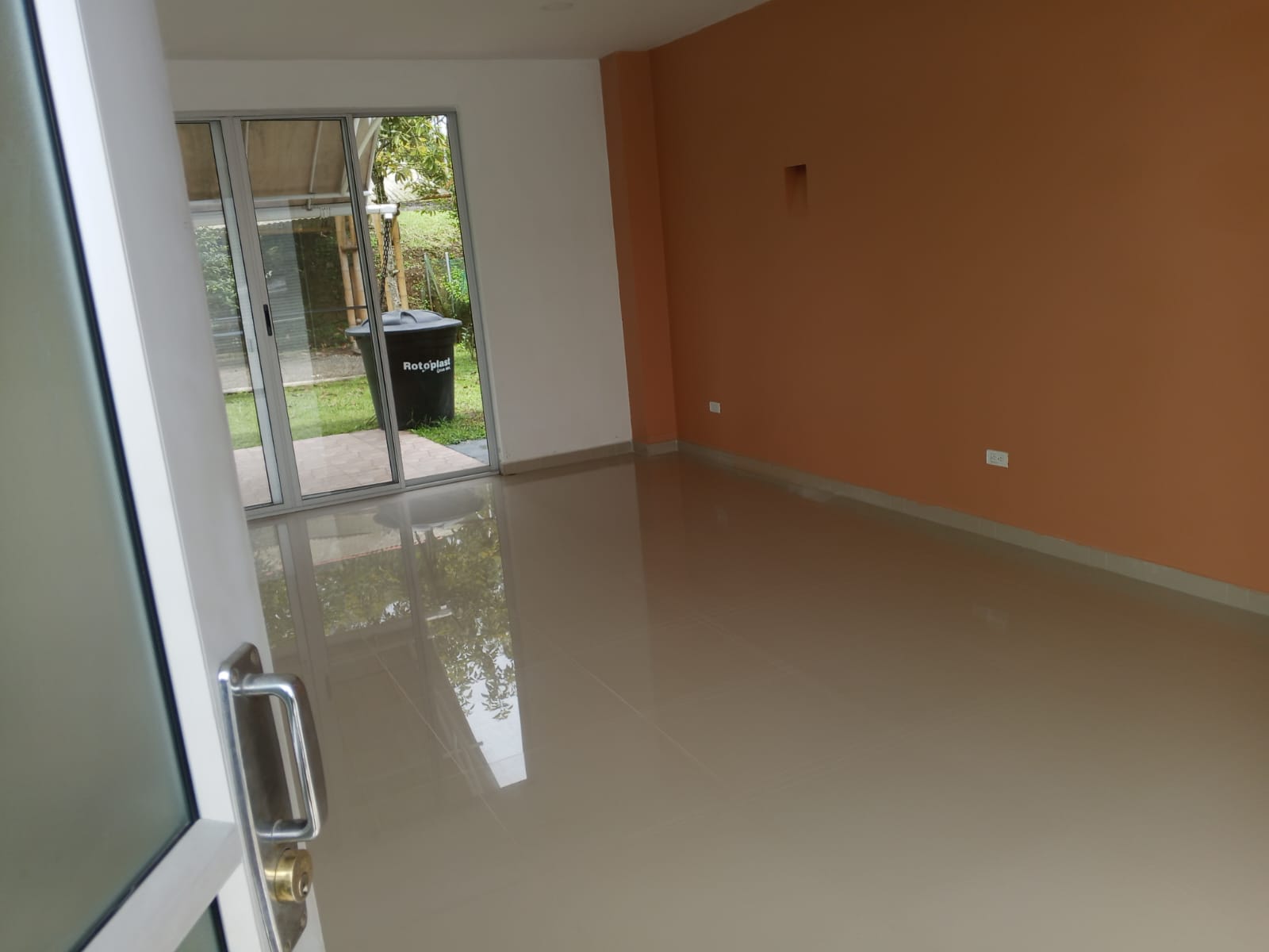 Casa en venta en El Porvenir, Pereira · foto 2 de 24