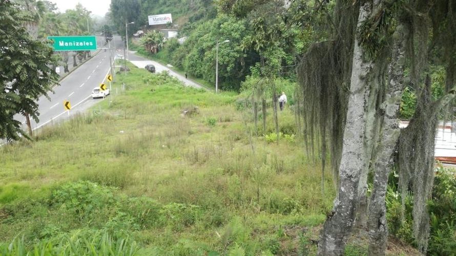 Lote en venta en Estación Uribe, Manizales, 3256 m² · foto 3 de 9