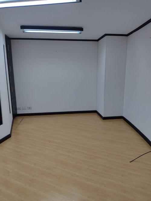 Oficina en venta en Palogrande, Manizales, 234 m² · foto 5 de 5