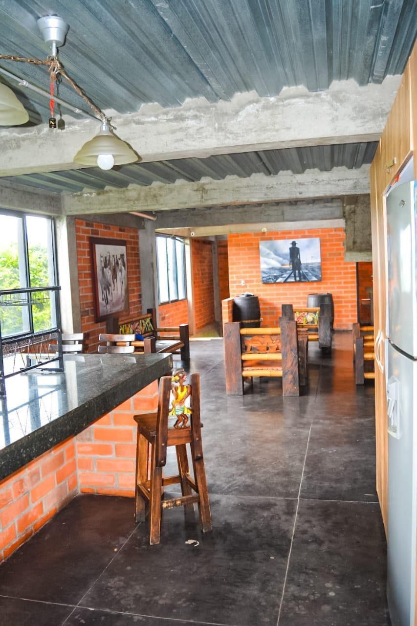 Casa en venta en Colombia, Manizales · foto 3 de 24