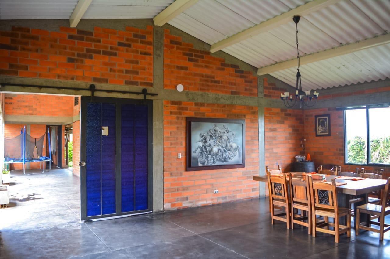 Casa en venta en Colombia, Manizales · foto 4 de 24