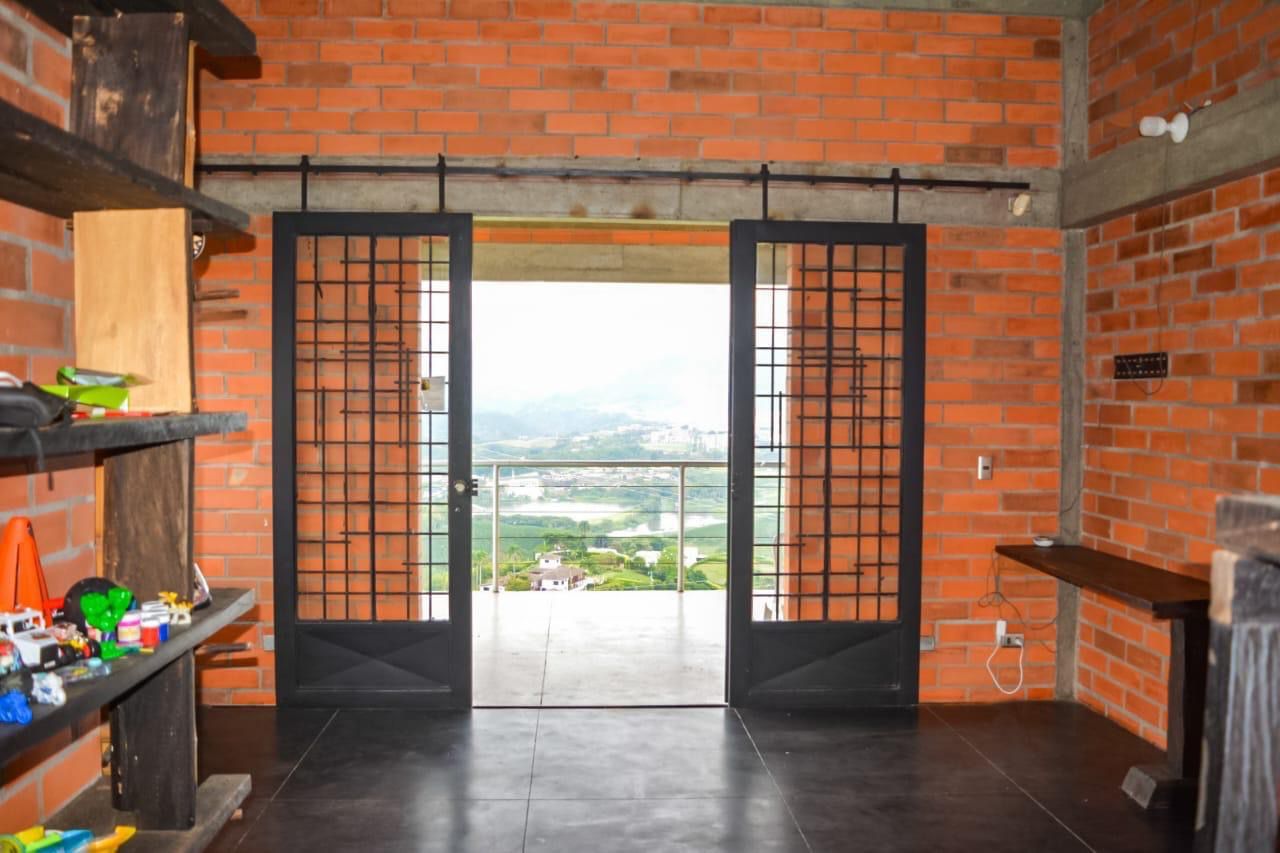 Casa en venta en Colombia, Manizales · foto 9 de 24