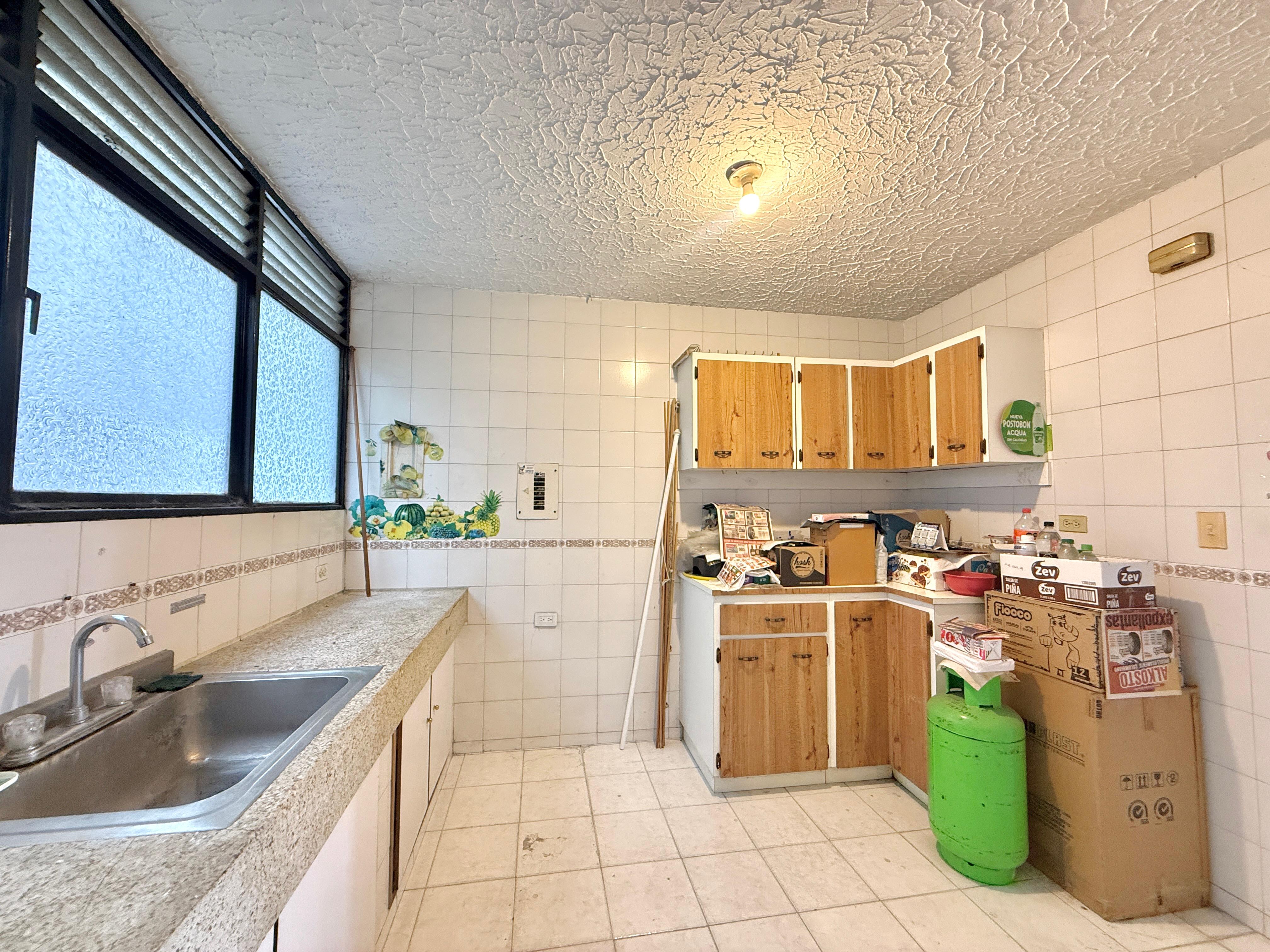Apartamento en venta en Avenida 30 De Agosto, Pereira · foto 2 de 12