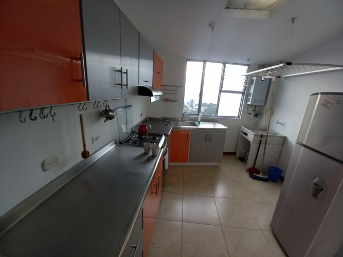 Edificio en venta en Los Alcazares, Manizales, 400 m² · foto 2 de 20