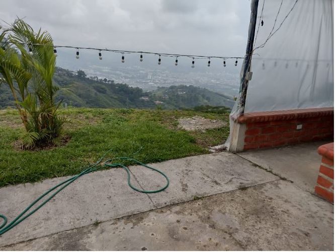 Finca en venta en La Cima, Dosquebradas, 240 m² · foto 2 de 5