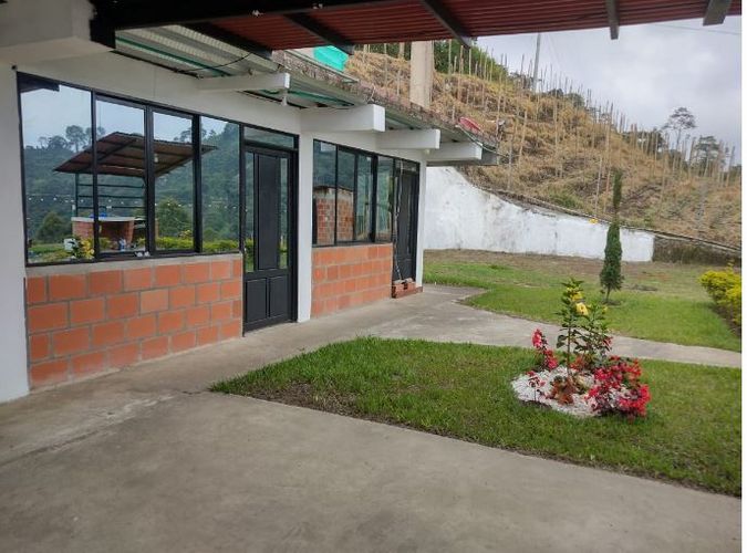 Finca en venta en La Cima, Dosquebradas, 240 m² · foto 3 de 5