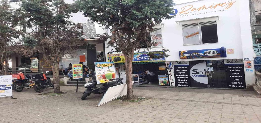 Local en venta en Granada, Armenia, 29 m² · foto 4 de 6