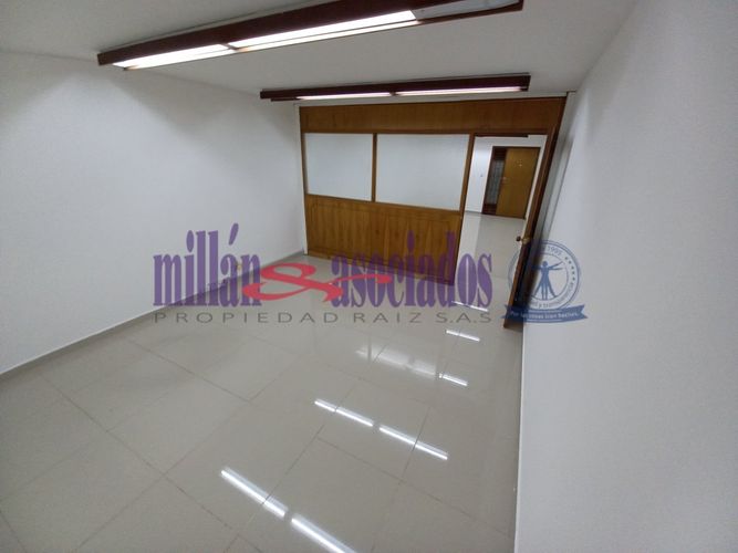 Oficina en venta en El Centro, Manizales, 38 m² · foto 2 de 20