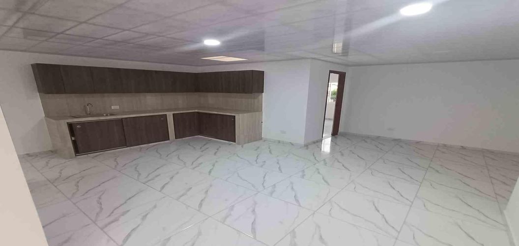 Casa de 8 alcobas en venta en Las Acacias, Armenia, 245 m² · foto 2 de 24