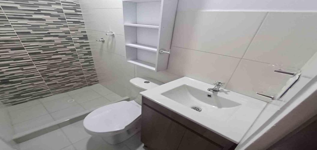 Casa de 8 alcobas en venta en Las Acacias, Armenia, 245 m² · foto 8 de 24