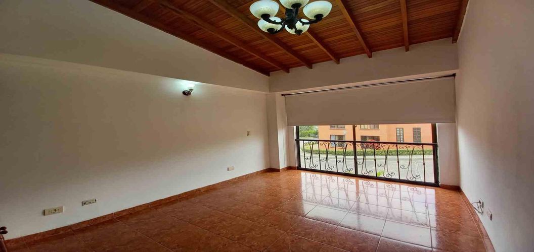 Casa de 5 alcobas en venta en Alamos, Pereira · foto 12 de 24