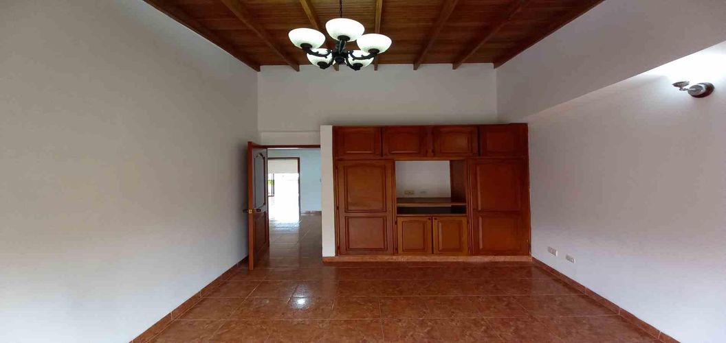 Casa de 5 alcobas en venta en Alamos, Pereira · foto 13 de 24