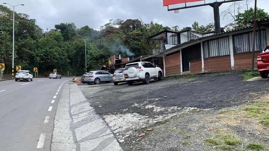 Local en venta en Colombia, Manizales, 800 m² · foto 10 de 13
