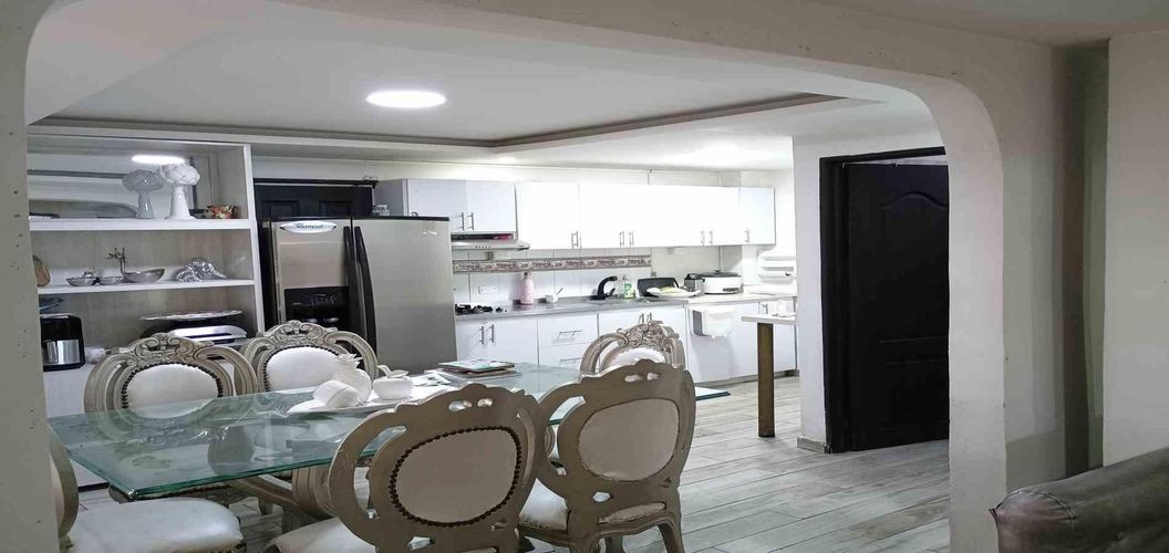 Casa de 6 alcobas en venta en Arenales, Armenia, 396 m² · foto 5 de 6