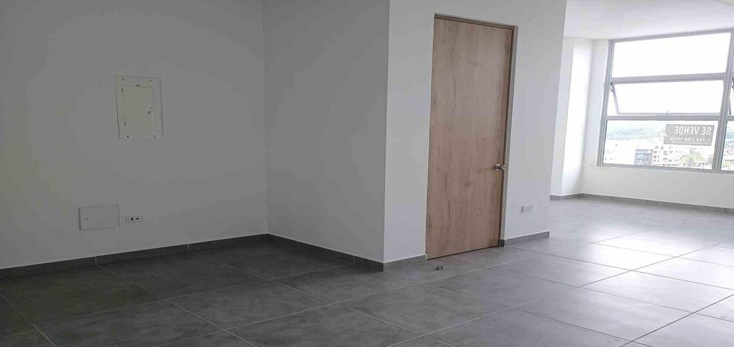 Consultorio en venta en Alcazar, Armenia, 37 m² · foto 2 de 15