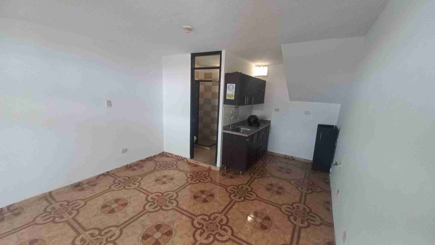 Casa de 3 alcobas en venta en La Castellana, Armenia, 262 m² · foto 3 de 17