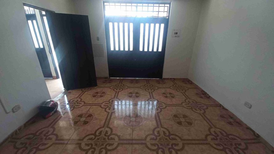 Casa de 3 alcobas en venta en La Castellana, Armenia, 262 m² · foto 5 de 17