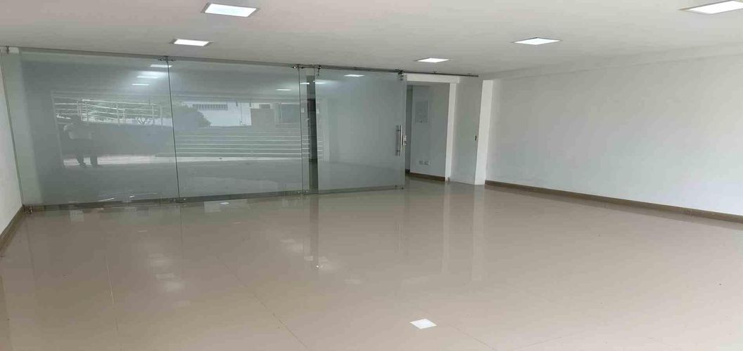 Local en venta en Pinares, Pereira, 92 m² · foto 2 de 20