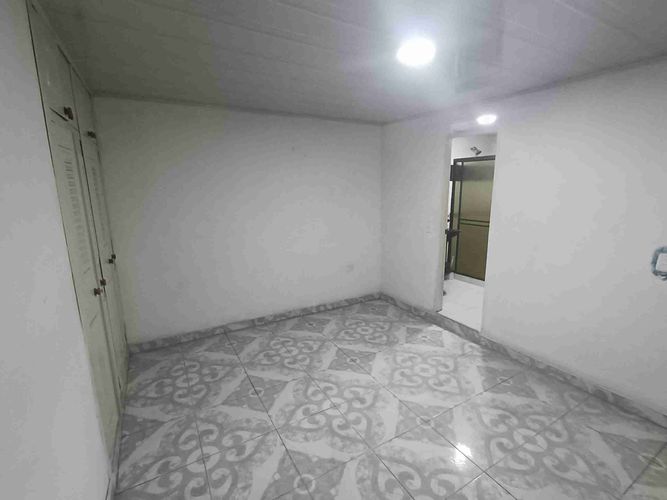 Casa de 8 alcobas en venta en Popular, Armenia, 450 m² · foto 11 de 24