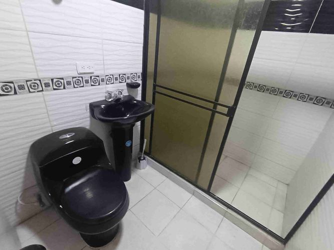 Casa de 8 alcobas en venta en Popular, Armenia, 450 m² · foto 13 de 24