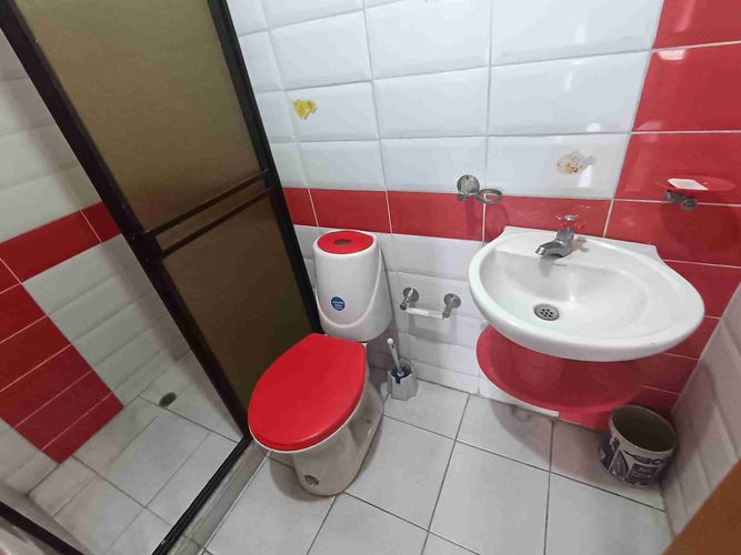 Casa de 8 alcobas en venta en Popular, Armenia, 450 m² · foto 14 de 24