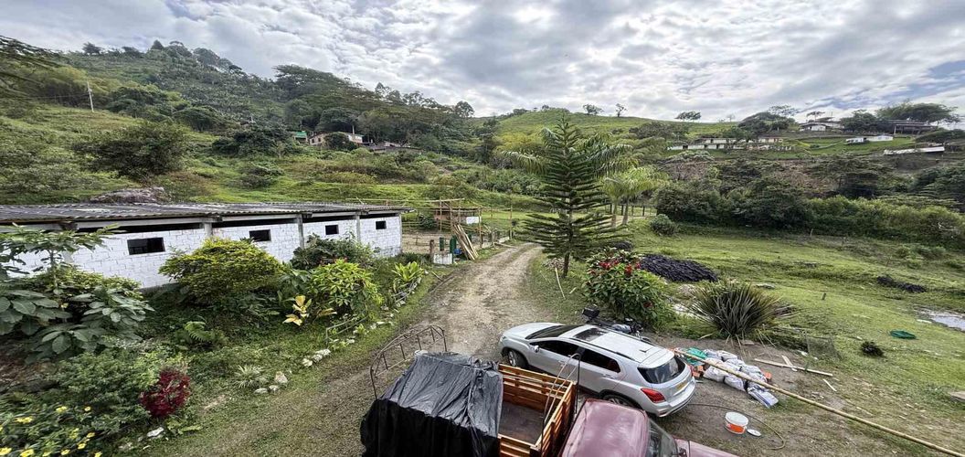 Finca en venta en Agua Azul, Dosquebradas, 550 m² · foto 2 de 24