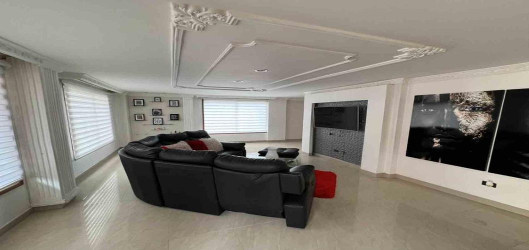 Casa de 6 alcobas en venta en Pinares, Pereira, 344 m² · foto 2 de 24