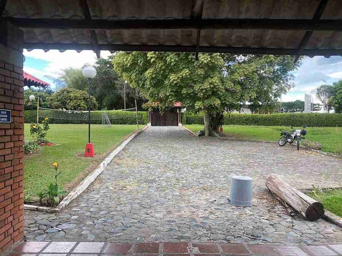 Finca en venta en Cerritos, Pereira, 400 m² · foto 2 de 16