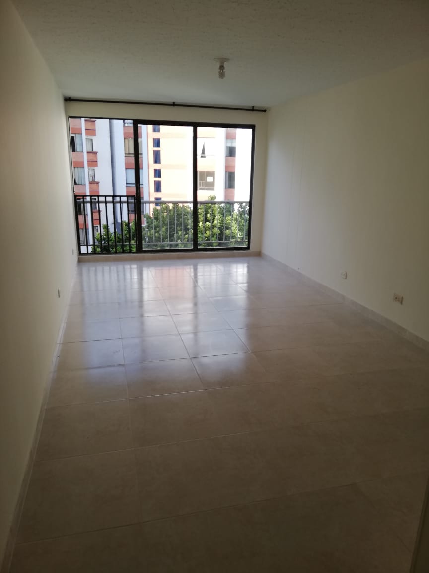 Apartamento en venta en Berlin, Pereira · foto 3 de 7
