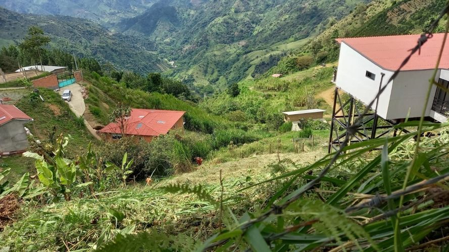 Lote en venta en La Linda, Manizales, 690 m² · foto 4 de 5