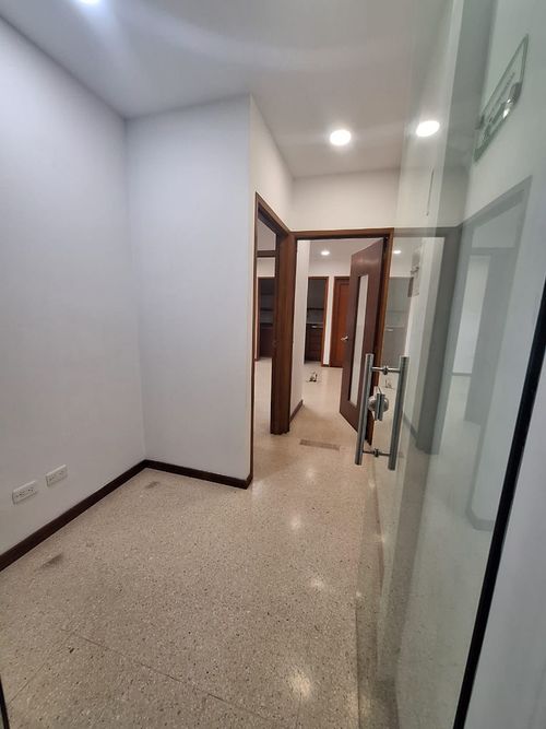 Oficina en venta en Norte De Armenia, Armenia, 28 m² · foto 2 de 7