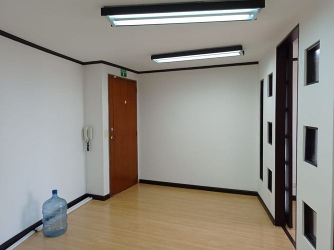 Oficina en venta en Palogrande, Manizales, 23 m² · foto 2 de 8
