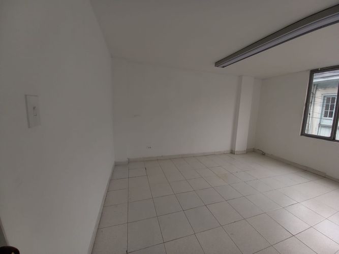 Oficina en arriendo en El Centro, Manizales, 20 m² · foto 2 de 20