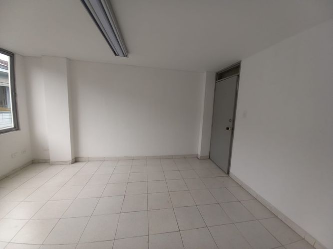 Oficina en arriendo en El Centro, Manizales, 20 m² · foto 3 de 20