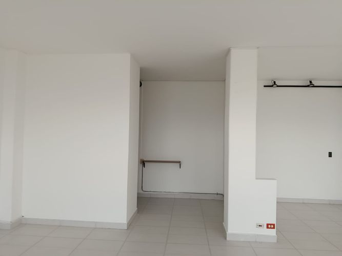 Local en venta en Pinares, Pereira, 80 m² · foto 6 de 9
