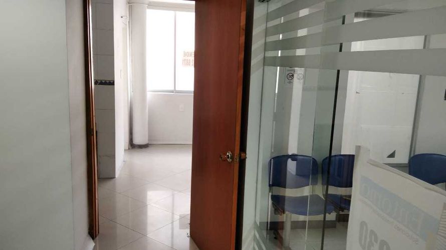 Oficina en venta en Campestre D, Pereira, 32 m² · foto 2 de 7
