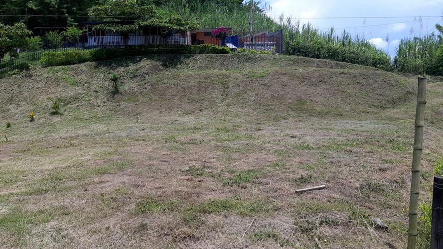 Lote en venta en Avenida Kevin Angel, Manizales, 2200 m² · foto 3 de 8
