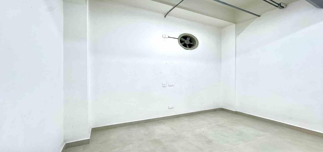 Local en arriendo en Sector Plaza De Bolivar, Pereira, 6 m² · foto 3 de 10